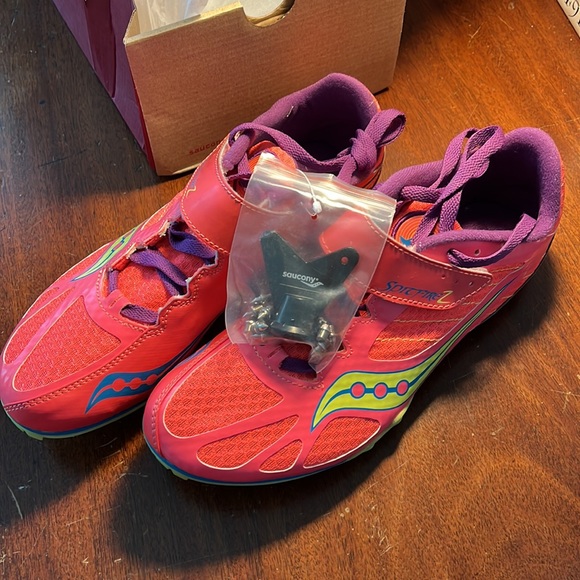 Women’s Saucony running spike shoes - Picture 3 of 5